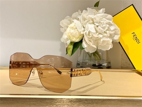 Fendi sunglass-184